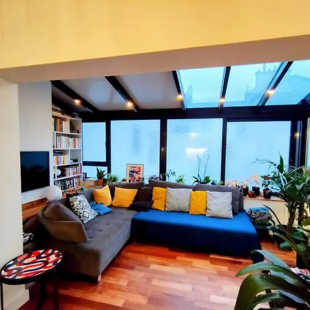 Modern Duplex With Sunny Rooftop Oasis! *